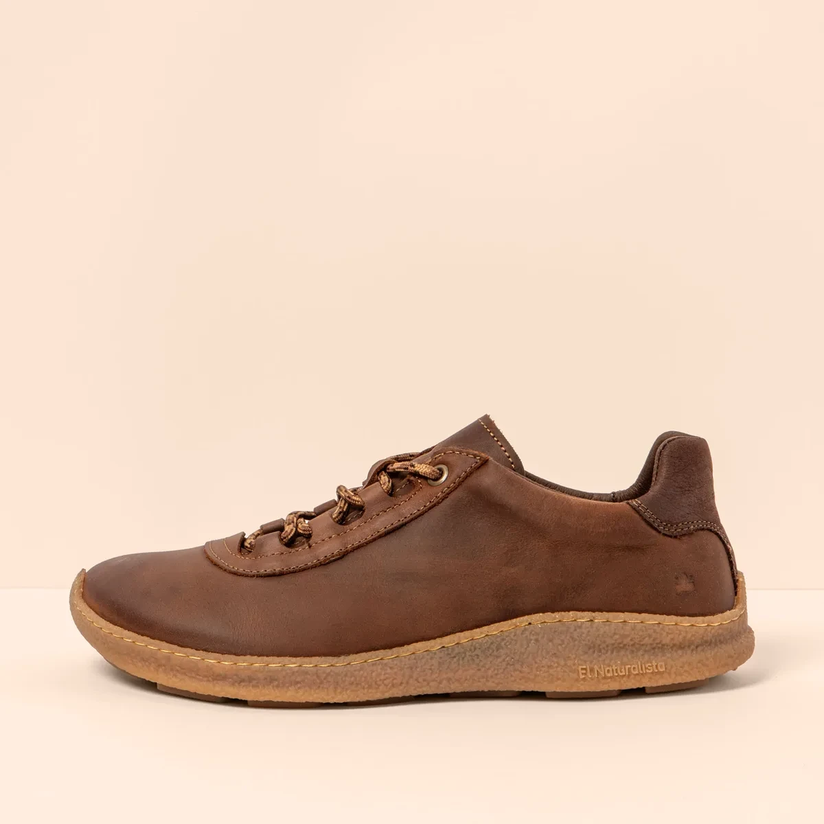 El Naturalista Oroel N5434 en piel color terra (marrón), vista lateral