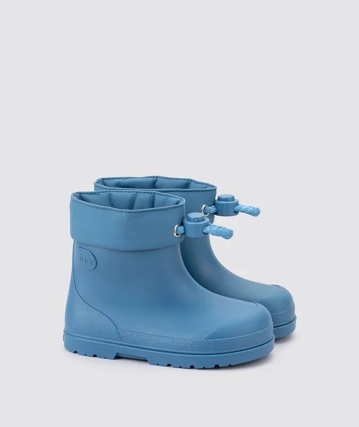Botas de agua Igor Mendi en azul, par visto de tres cuartos