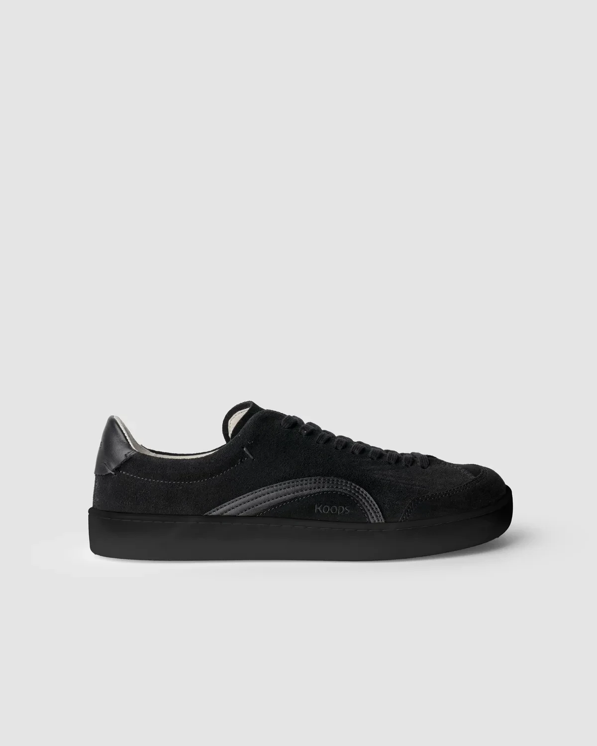 Koops Kai en color Coal (negro), vista lateral