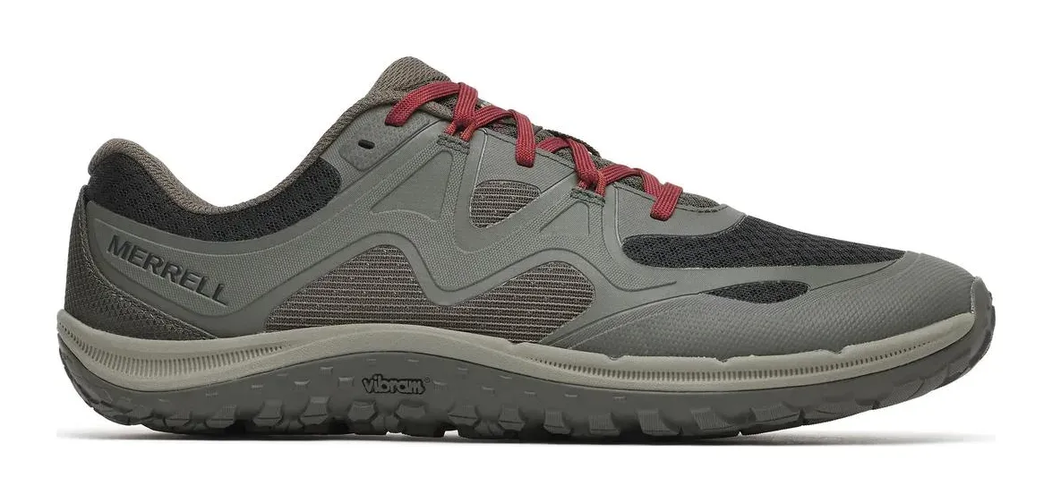 Merrell Trail Glove 8 de hombre en gris (Beluga) con cordones rojos y suela Vibram, vista de lado sobre fondo blanco