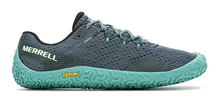 Merrell Vapor Glove 6 de hombre en gris azulado con suela turquesa, vista de lado sobre fondo blanco
